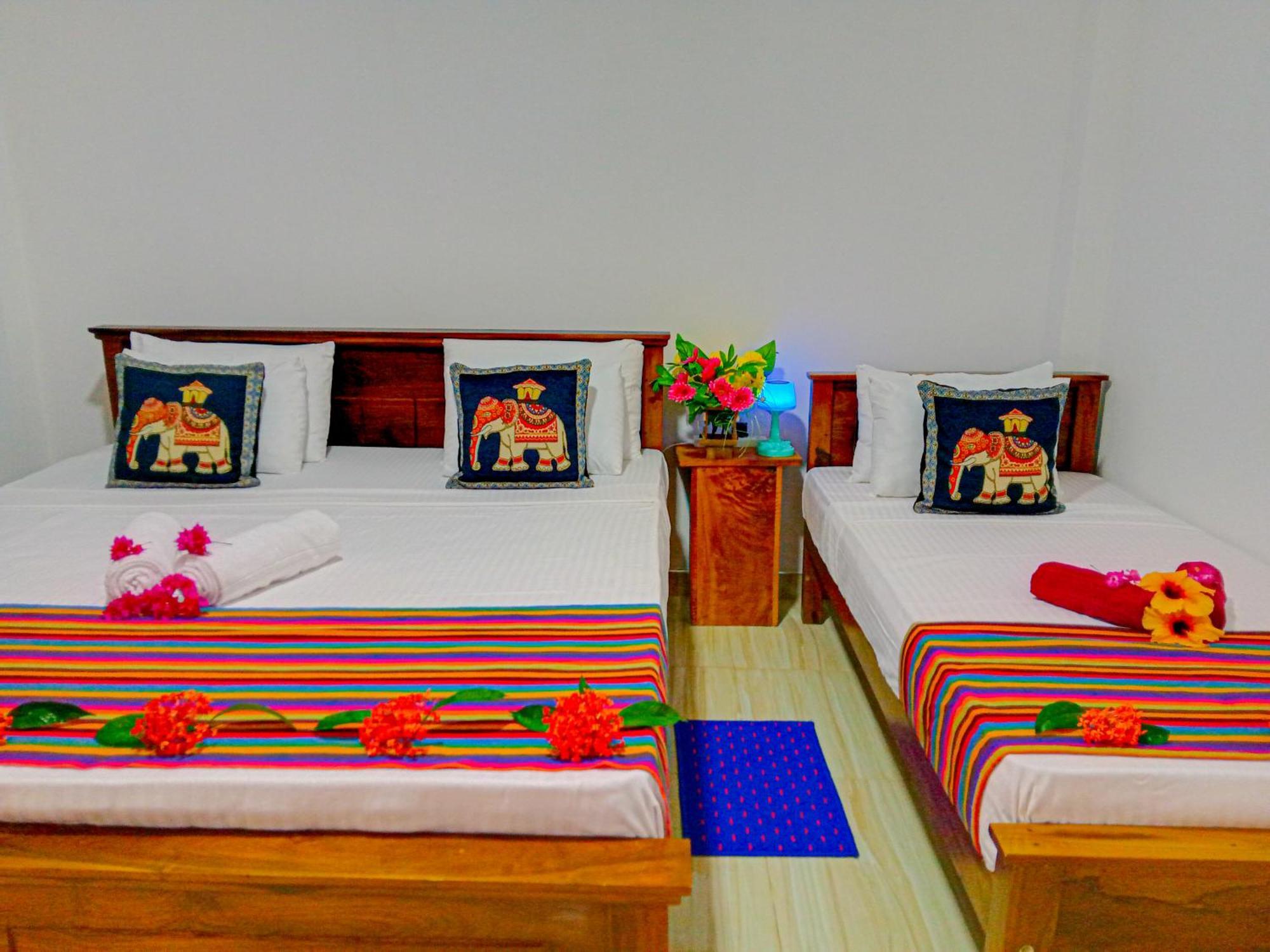 Gimhana Homestay سيغيرِيا المظهر الخارجي الصورة